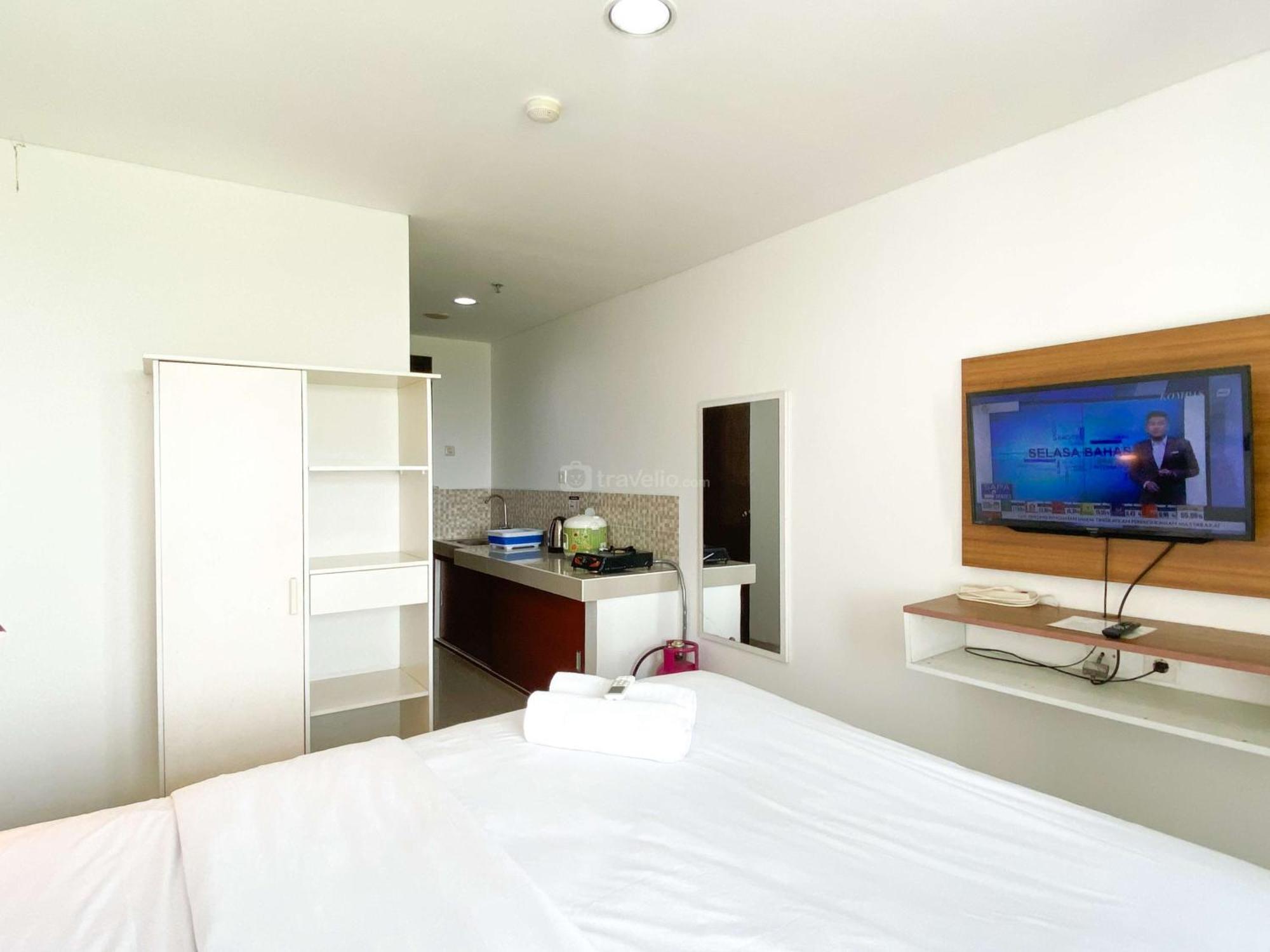 Restful And Comfy Studio Enviro Apartment By Travelio Cikarang Bagian luar foto