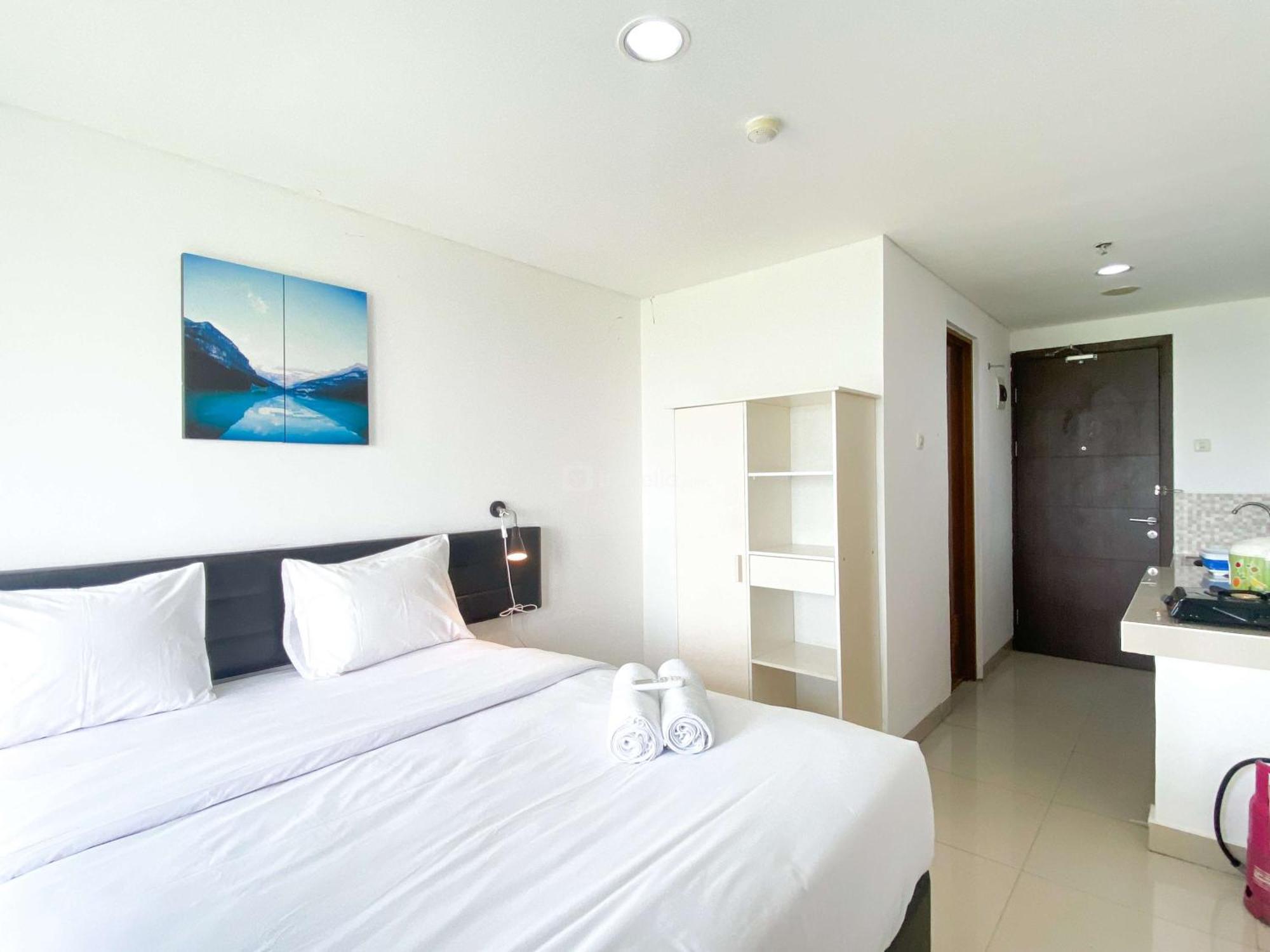 Restful And Comfy Studio Enviro Apartment By Travelio Cikarang Bagian luar foto